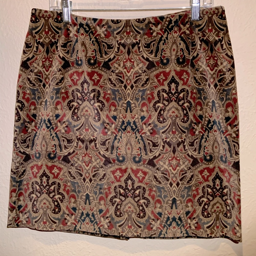 Straight 19” Skirt